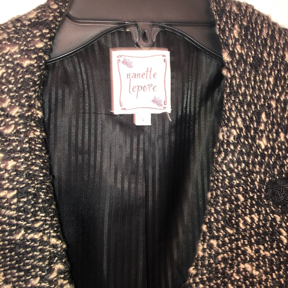 Women’s Coat - Picture 2 of 3